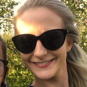 Meet your Posher, Naomi